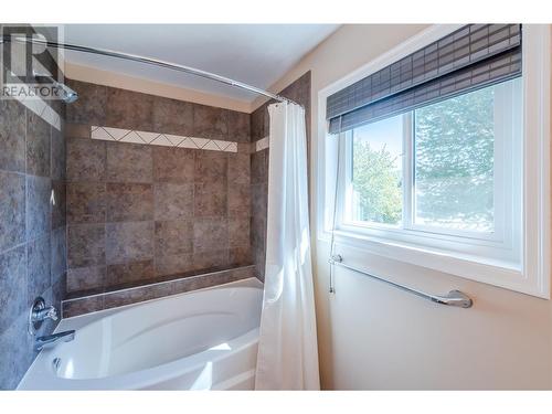 10112 Beavis Place, Summerland, BC - Indoor Photo Showing Bathroom