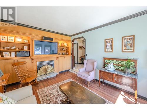 10112 Beavis Place, Summerland, BC - Indoor Photo Showing Living Room With Fireplace