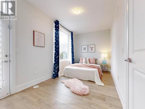 841 Clark Avenue W, Vaughan, ON - Indoor Photo Showing Bedroom