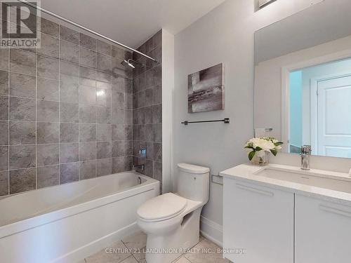 841 Clark Avenue W, Vaughan, ON - Indoor Photo Showing Bathroom