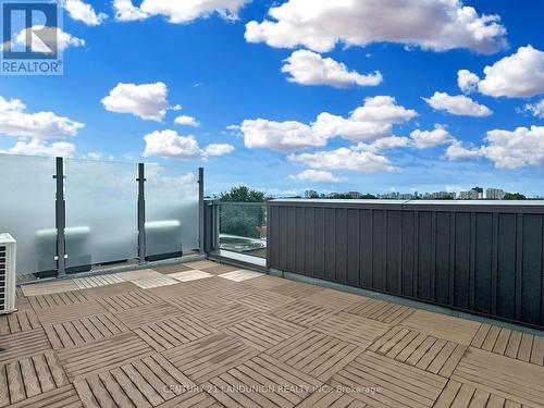 841 Clark Avenue W, Vaughan, ON - Outdoor With View