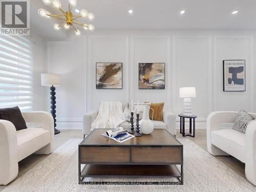 841 Clark Avenue W, Vaughan, ON - Indoor Photo Showing Living Room