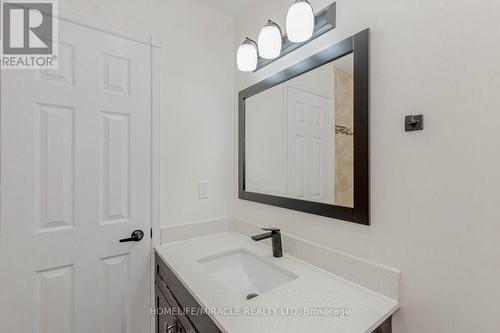 44 Leatherhead Court, Brampton, ON - Indoor Photo Showing Bathroom