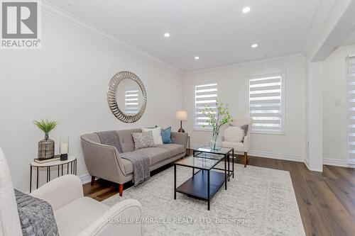 44 Leatherhead Court, Brampton, ON - Indoor Photo Showing Living Room