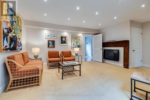 431 Pomona Avenue, Burlington (Roseland), ON - Indoor Photo Showing Living Room With Fireplace