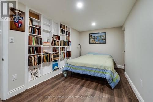 431 Pomona Avenue, Burlington (Roseland), ON - Indoor Photo Showing Bedroom