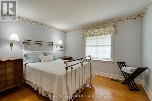 431 Pomona Avenue, Burlington, ON - Indoor Photo Showing Bedroom