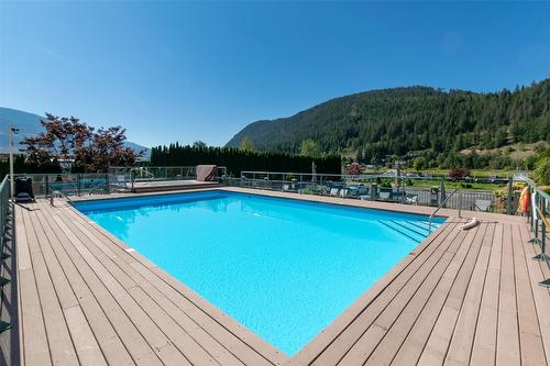 318-1002 Riverside Avenue, Sicamous, BC - Outdoor With In Ground Pool With Deck Patio Veranda