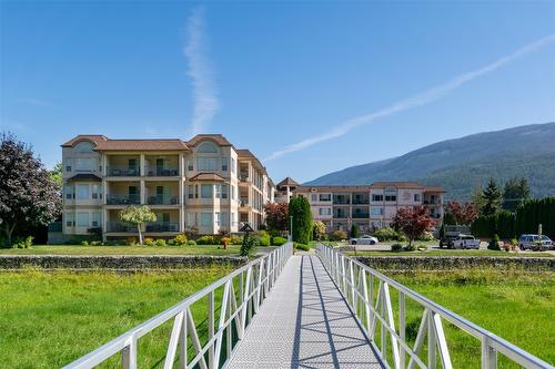 318-1002 Riverside Avenue, Sicamous, BC - Outdoor With Balcony With Facade