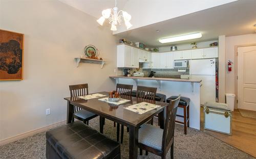 318-1002 Riverside Avenue, Sicamous, BC - Indoor Photo Showing Dining Room