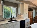 324 3 Street, Vernon, BC  - Indoor Photo Showing Kitchen With Double Sink 