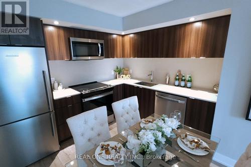 601 - 10 Eva Road, Toronto (Etobicoke West Mall), ON - Indoor Photo Showing Kitchen With Upgraded Kitchen