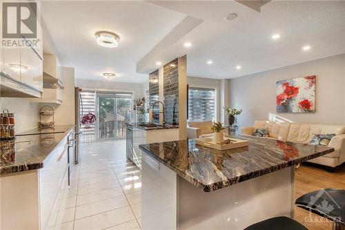 2009 Bergamot Circle, Ottawa, ON - Indoor Photo Showing Kitchen With Upgraded Kitchen