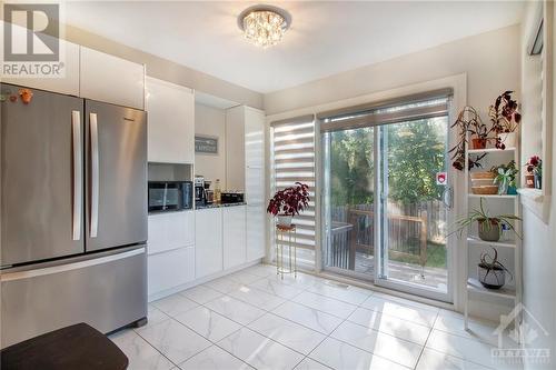 2009 Bergamot Circle, Ottawa, ON - Indoor Photo Showing Kitchen