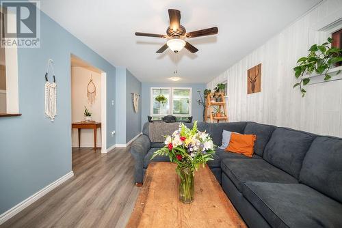 33020 Highway 17 Highway E, Deep River, ON - Indoor Photo Showing Living Room