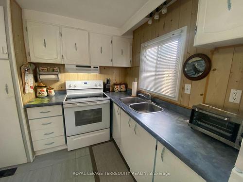 283 Hillview Rd, Trent Hills, ON - Indoor Photo Showing Kitchen With Double Sink