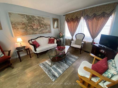 283 Hillview Rd, Trent Hills, ON - Indoor Photo Showing Living Room