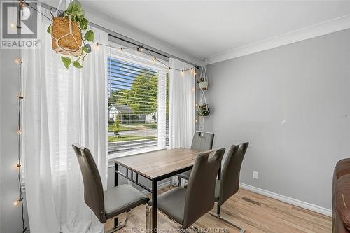 1444 Aubin Road, Windsor, ON - Indoor Photo Showing Dining Room