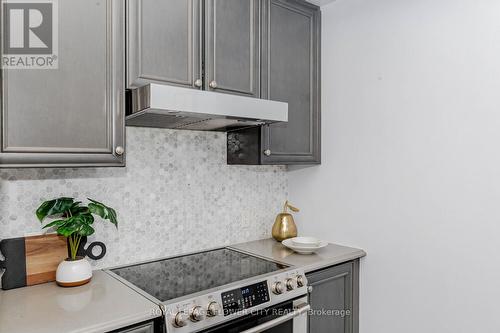 602 - 58 Adam Sellers Street, Markham, ON - Indoor Photo Showing Kitchen