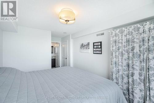 708 - 1070 Sheppard Avenue W, Toronto (York University Heights), ON - Indoor Photo Showing Bedroom