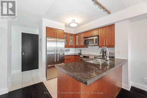 708 - 1070 Sheppard Avenue W, Toronto (York University Heights), ON - Indoor Photo Showing Kitchen With Double Sink