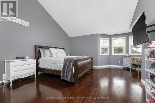 121 Dairy Drive, Halton Hills (Acton), ON - Indoor Photo Showing Bedroom