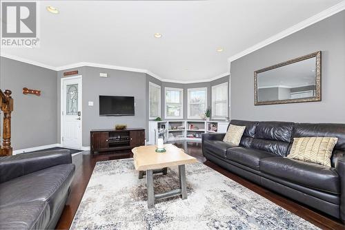 121 Dairy Drive, Halton Hills (Acton), ON - Indoor Photo Showing Living Room