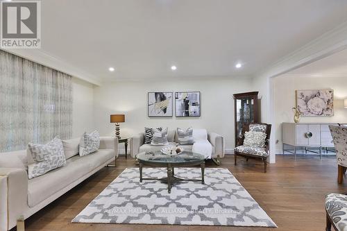 27 Arkendo Drive, Oakville (Eastlake), ON - Indoor Photo Showing Living Room