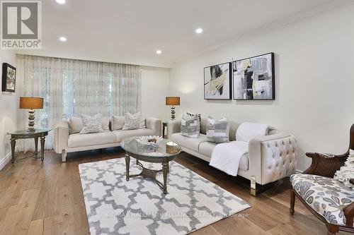 27 Arkendo Drive, Oakville, ON - Indoor Photo Showing Living Room