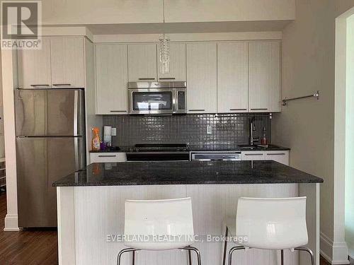 2307 - 88 Sheppard Avenue E, Toronto, ON - Indoor Photo Showing Kitchen With Upgraded Kitchen