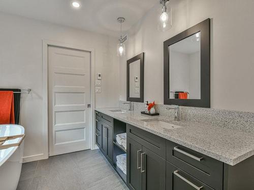 Ensuite bathroom - 179 Ch. Du Lac-Verdure N., Montcalm, QC - Indoor Photo Showing Bathroom