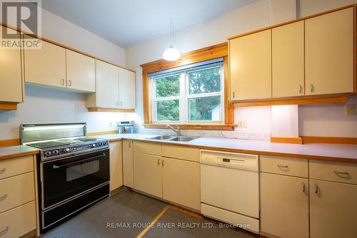 164 Front Street, Trent Hills (Hastings), ON - Indoor Photo Showing Kitchen With Double Sink