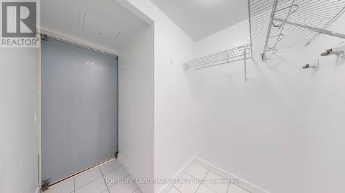 512 - 121 Mcmahon Drive, Toronto (Bayview Village), ON - Indoor With Storage