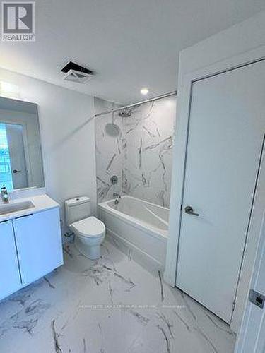 N543 - 7 Golden Lion Heights, Toronto, ON - Indoor Photo Showing Bathroom