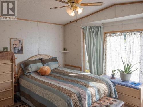 205-7575 Duncan Street, Powell River, BC - Indoor Photo Showing Bedroom