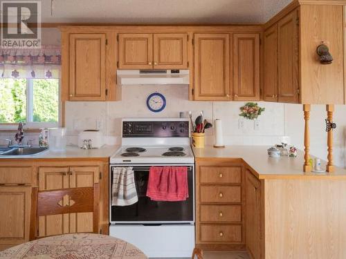 205-7575 Duncan Street, Powell River, BC - Indoor Photo Showing Kitchen