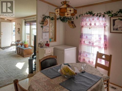 205-7575 Duncan Street, Powell River, BC - Indoor Photo Showing Dining Room