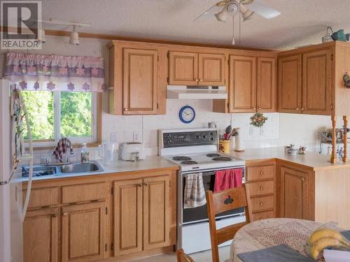 205-7575 Duncan Street, Powell River, BC - Indoor Photo Showing Kitchen With Double Sink