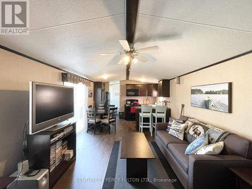 486 Cty Rd 18-41 Park Meadow Lane, Prince Edward County (Athol), ON - Indoor Photo Showing Living Room