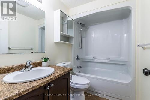 310 Fallowfield Drive, Kitchener, ON - Indoor Photo Showing Bathroom