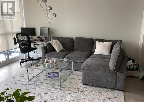 2903 - 30 Roehampton Avenue, Toronto, ON - Indoor Photo Showing Living Room