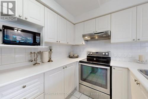 14 Southwell Avenue, Whitby (Williamsburg), ON - Indoor Photo Showing Kitchen