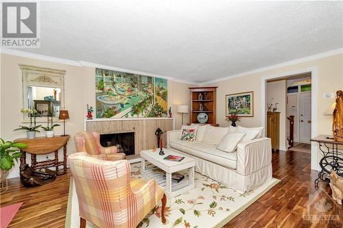 174 Dufferin Road Unit#2, Ottawa, ON - Indoor Photo Showing Living Room