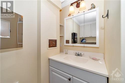 174 Dufferin Road Unit#2, Ottawa, ON - Indoor Photo Showing Bathroom