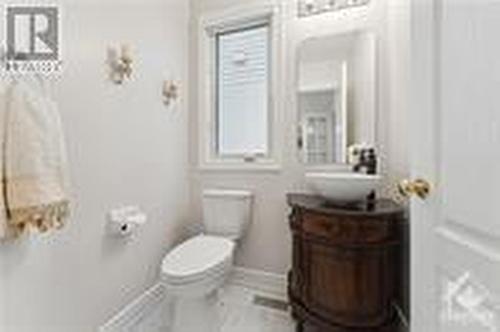 4A Rosetta Avenue, Ottawa, ON - Indoor Photo Showing Bathroom