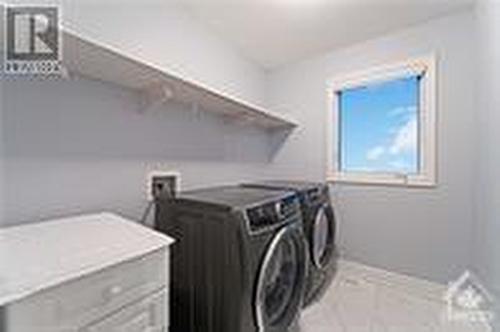 4A Rosetta Avenue, Ottawa, ON - Indoor Photo Showing Laundry Room