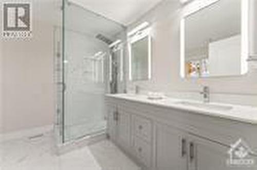 4A Rosetta Avenue, Ottawa, ON - Indoor Photo Showing Bathroom