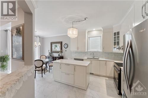 4A Rosetta Avenue, Ottawa, ON - Indoor Photo Showing Kitchen With Upgraded Kitchen