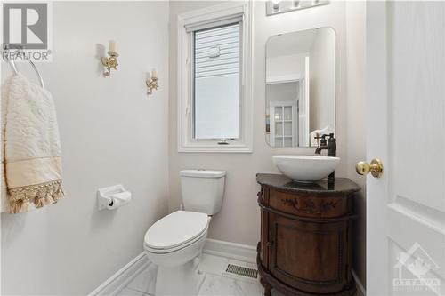 4A Rosetta Avenue, Ottawa, ON - Indoor Photo Showing Bathroom