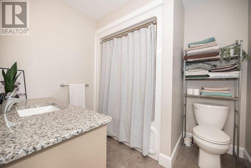 40 Taylor Heights Drive, Pembroke, ON - Indoor Photo Showing Bathroom